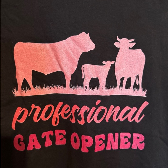 Black T-Shirt with Pink Cow Design Professional Gate Opener girls Size small - Picture 2 of 3